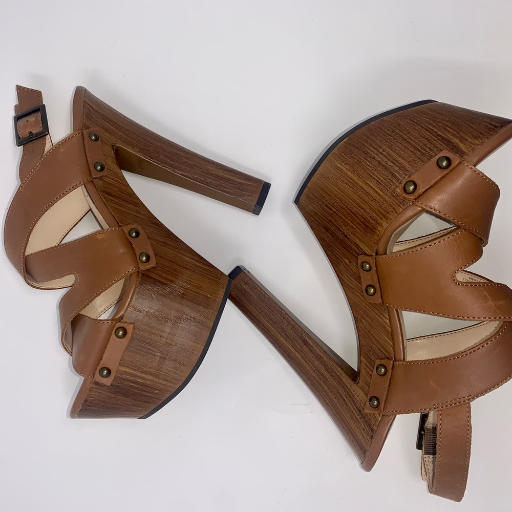 NWOT - Brown Jessica Simpson Platform Heels - size 6.5